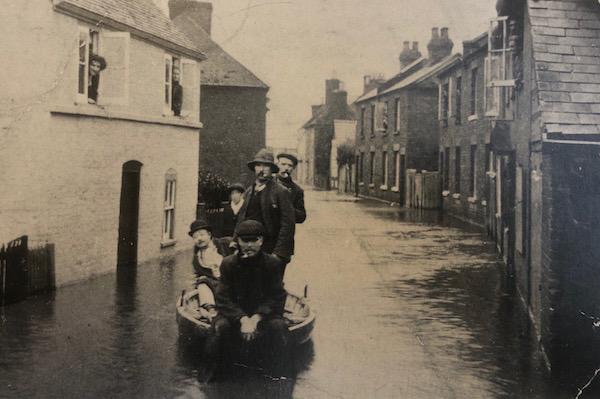 The Great Flood of Lymington in 1909