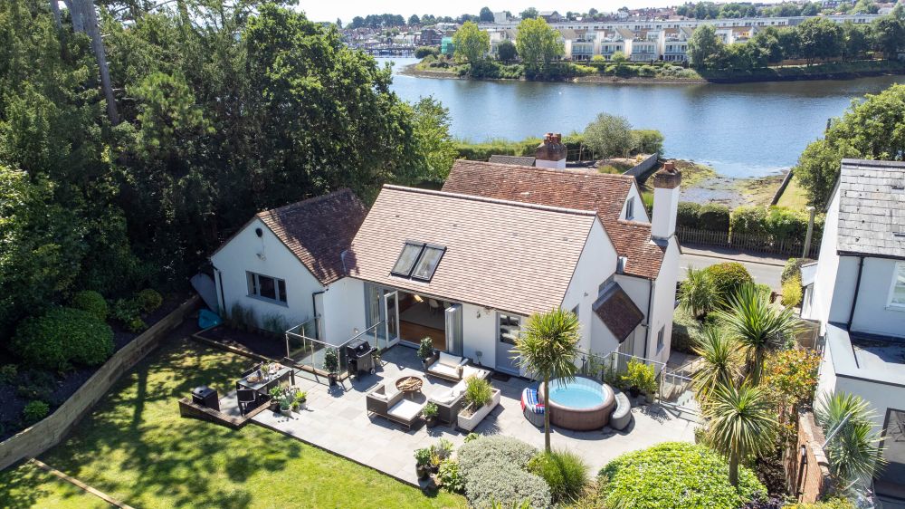 New Forest Escapes holiday property by the sea