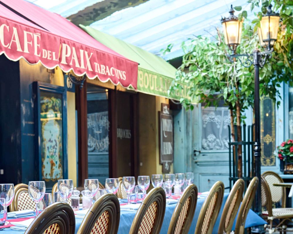 Festive Dining Le Blaireau 1000