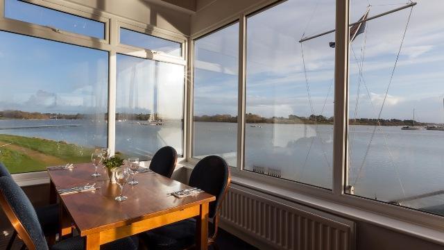 RSYC Gins Clubhouse the dining end, looking upriver