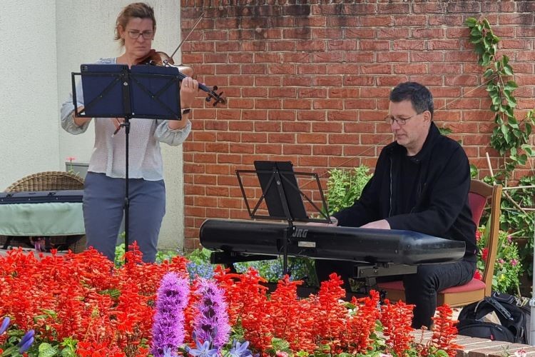 Bournemouth Symphony Orchestra care home concert Kingfishers