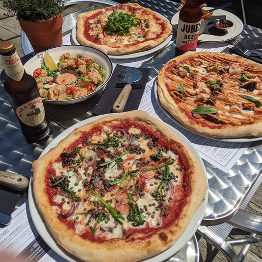 pizzas