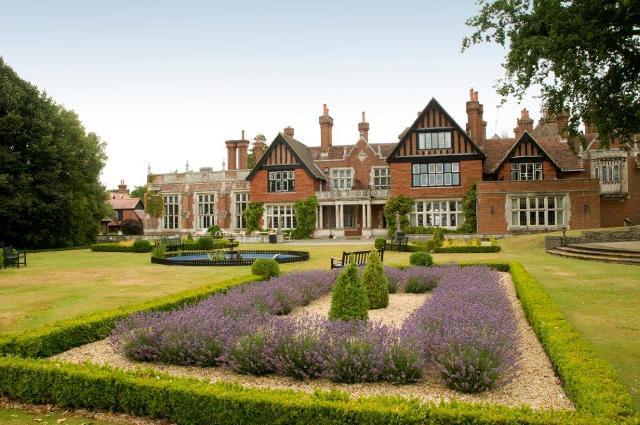 elmers-court-lymington-lawn.JPG - 62.24 kb