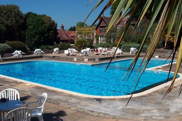 elmers court outdoor pool