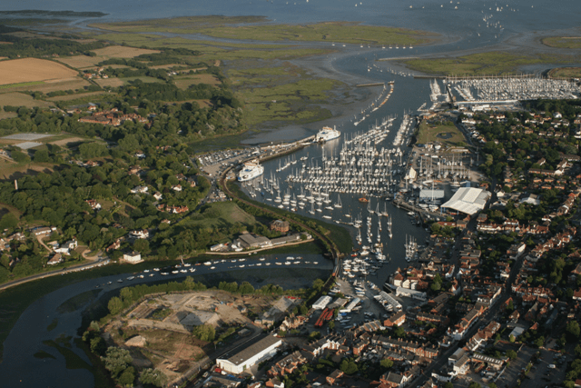 lymington-river-riverside.png - 539.19 kb