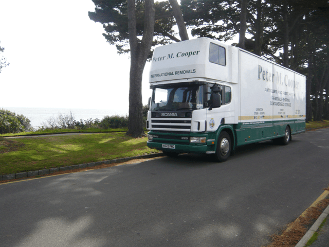 Peter Cooper Lymington - removals, storage, valuation and restoration