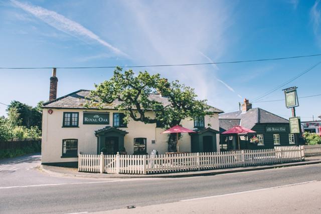 Royal Oak Downton historic coaching inn to modern pub