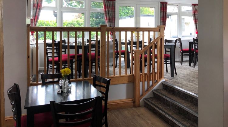 Lymington.com Review leisurely lunch at the Silver Hind in Sway