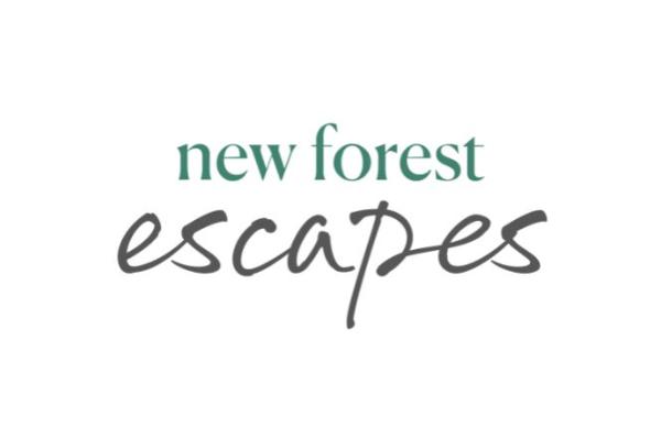 new forest escapes logo